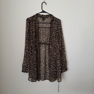 H&M (for mams)Leopard Print V-Neck Blouse size:m